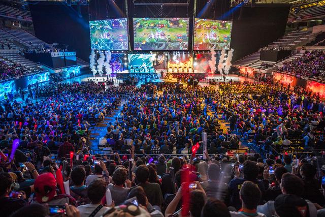 练与压力情 练与压力情