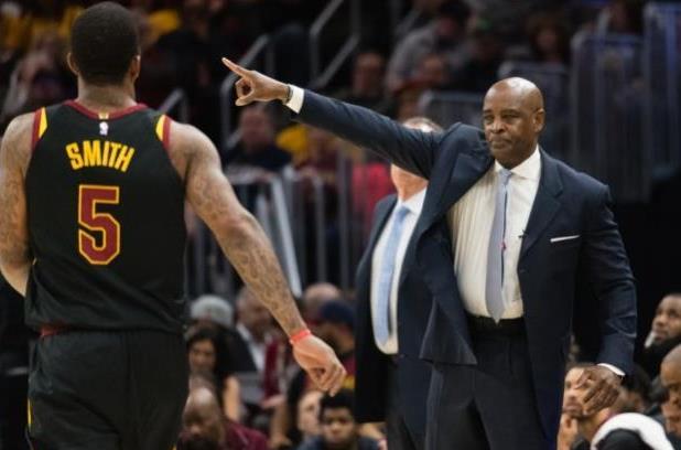 21在狭小 21在狭小